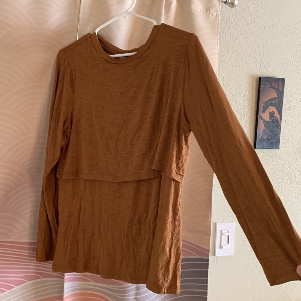 Long sleeve maternity nursing shirt old navy small/medium